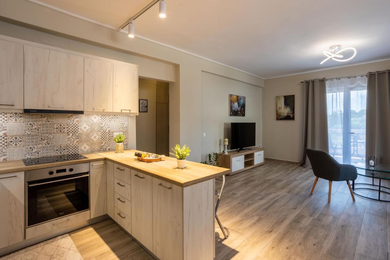 Luxury & Cozy Apartment Messini Exterior photo